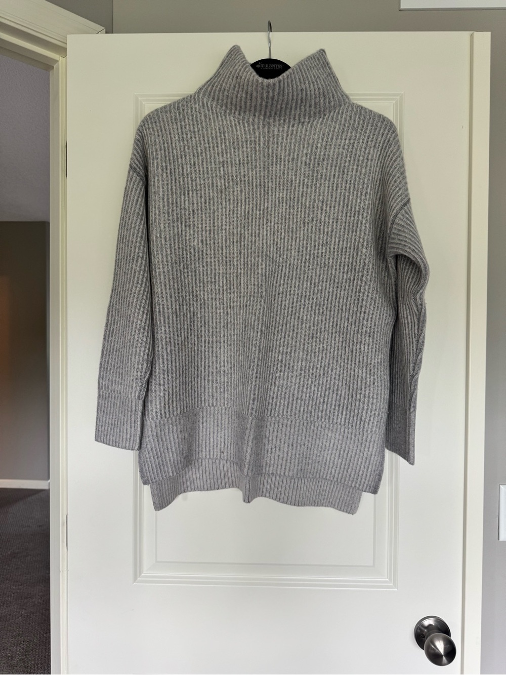 Nordstrom Signature - 100% cashmere Light Gray Ribbed Turtleneck Sweater